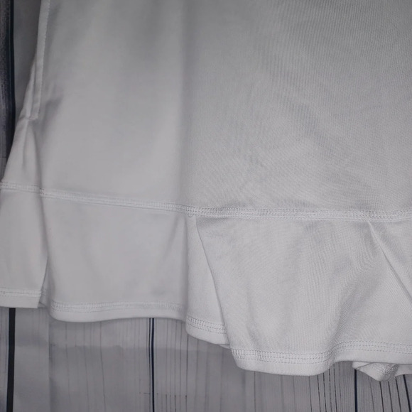 Grand Slam performance tennis skirt with shorts. - Picture 4 of 11